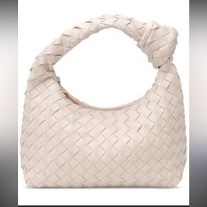 Urban Expressions Carmina Woven
Knot Small Clutch